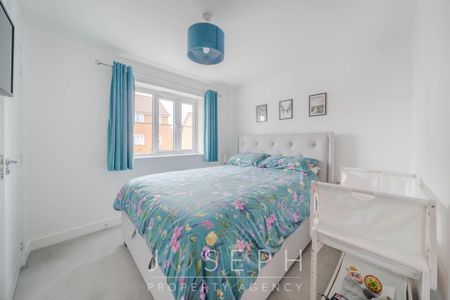 3 bedroom end of terrace house to rent - Photo 3