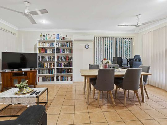 LARGE FAMILY HOME IN FOREST GARDENS - Photo 1