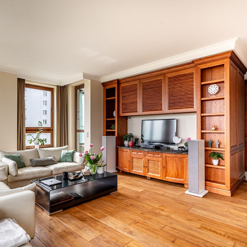 Apt z pięknym widokiem, 3 pokoje Żoliborz, 8piętro - Photo 1