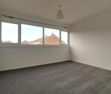 2 bedroom end of terrace house to rent - Photo 5