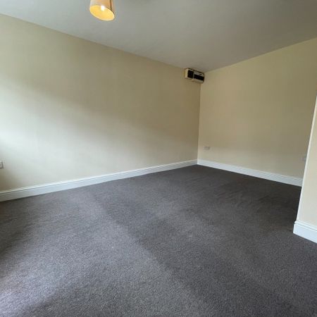 Studio Flat, Adelaide Road, SO17 - Photo 3
