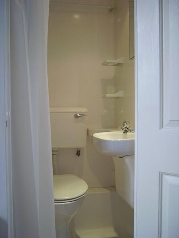 Flat 204 Fulham Palace Road, Fulham W6 9HH - Photo 5