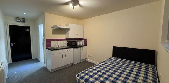 Studio to rent - Photo 2