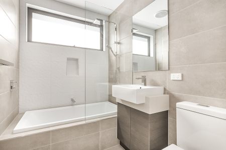 19 Cecil Street, Bentleigh East VIC 3165 - Townhouse For Rent | Domain - Photo 2