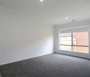 Luxury and spacious family home! - Photo 1