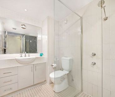 Beautiful Two Bedroom in Waterside Precinct - Photo 2