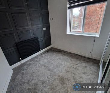 4 bedroom semi-detached house to rent - Photo 5