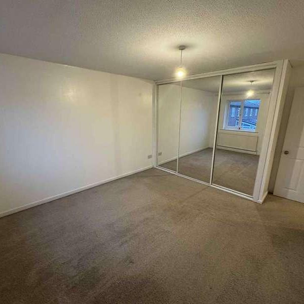 Derwent Road Thatcham, RG19 - Photo 1