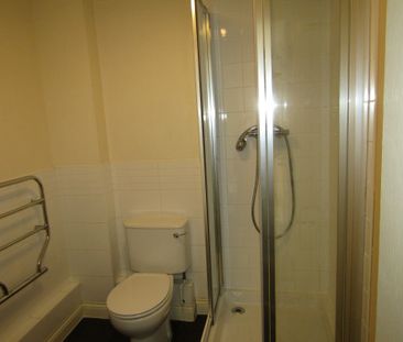 1 bed Studio Apartment - To Let - Photo 6