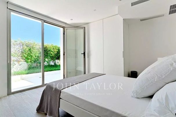 Luxury Villa for rent in Es Cubells, Balearic Islands - Photo 1