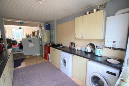 3 bedroom maisonette to rent - Photo 3