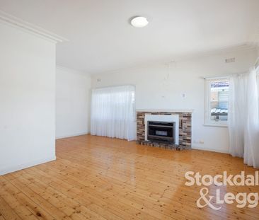 Just Metres from the Beach & Local Shops - Photo 1