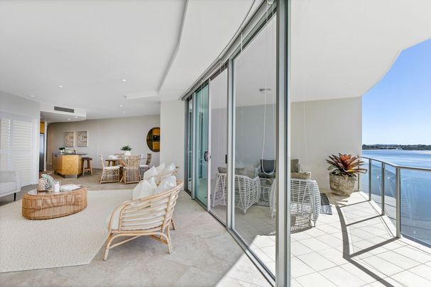 Luxury Waterfront Living! - Photo 1