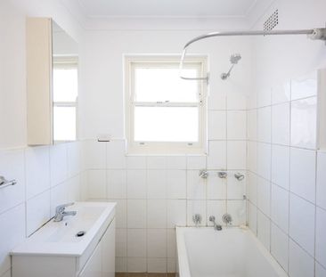 Tidy 2 Bedroom Unit - Photo 4