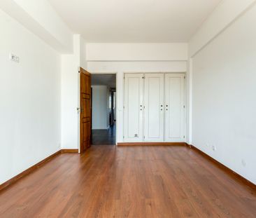 3+1 bedroom flat for rent, in S. Domingos Benfica - Photo 3