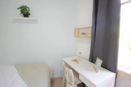 Carrer del Cinca, Barcelona, Catalonia 08030 - Photo 4