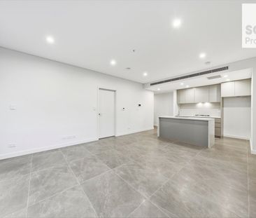 Large Private Courtyard - Photo 2