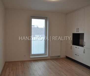 Pronájem bytu 1+kk 29 m2 - Photo 1