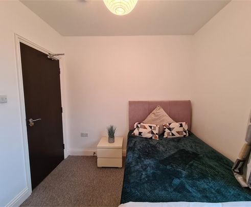 Room 5, 57 Cherry Hinton Road, Cambridge - Photo 1