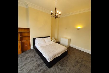 3 Bed Flat, Elmfield Avenue, AB24 - Photo 3