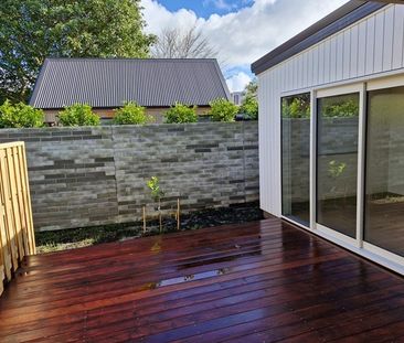 So Convenient - Photo 1