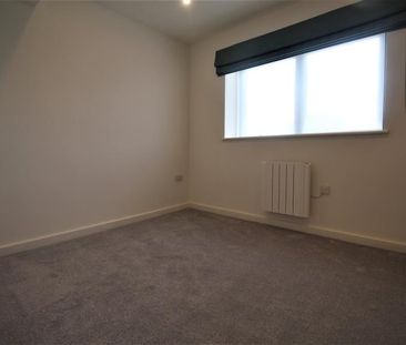 Broadway, Woking - 1 bedroomProperty for lettings - Seymours - Photo 3