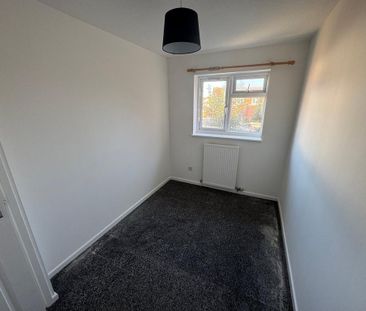 2 bedroom end of terrace house to rent - Photo 5