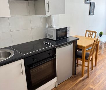 48 Kirkgate, WF1 - Photo 2