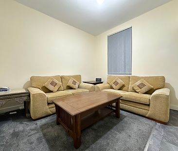 Room in a Shared House, Aylcliffe Grove, M13 - Photo 1