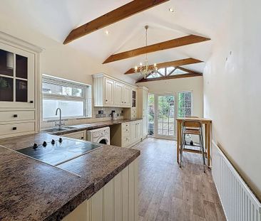 4 bedroom terraced house to rent - Photo 6