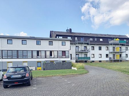 Helle 2 Zimmer Wohnung (Hochpaterre) zur Miete mit Balkon in ruhiger Wohngegend! - Photo 3