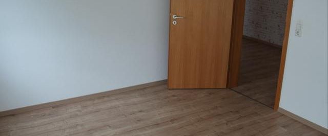 Helle 3-Zimmer-Wohnung mit Balkon in Nordendorf zu vermieten - Foto 1
