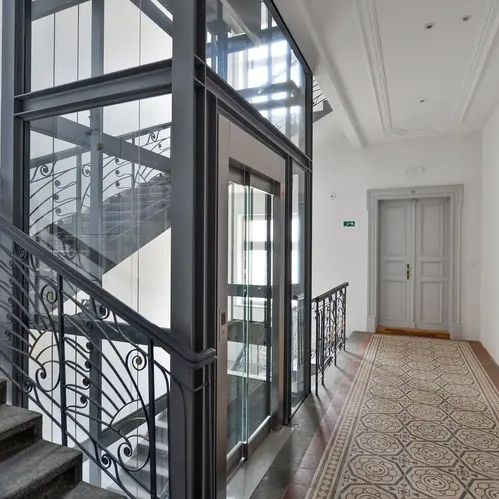 Stylové bydlení 2+kk u Riegrových sadů s výhledem na Pražský hrad - Photo 1