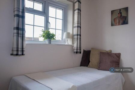 2 bedroom end of terrace house to rent - Photo 5