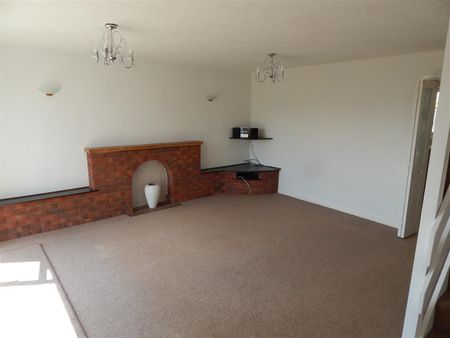 Homemead Grove, Rednal, Birmingham - Photo 2