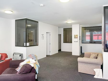 Perfect for students -Spacious 6-Bedroom Apartment in the Heart of Wellington - Photo 2