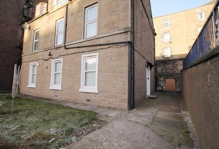 4 bedroom flat to rent - Photo 5