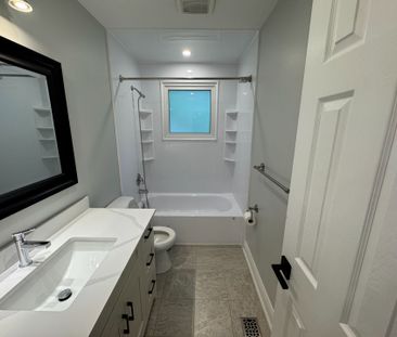 For Lease - 8 Redwood Court Unit# Upper, Barrie, Ontario - Photo 1