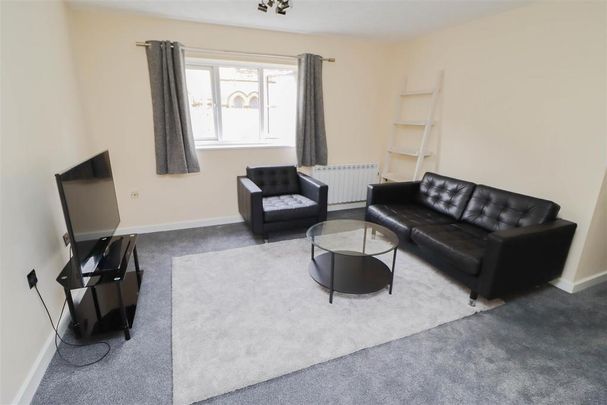 2 bedroom house to rent - Photo 1