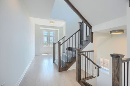 For Lease - 3105 Travertine Drive, Oakville, Ontario - Photo 4