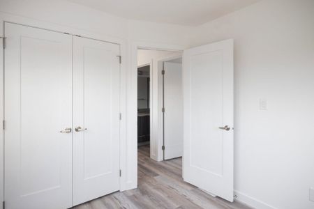 Edmonton Unfurnished townhouse Rental in West Jasper Place - Welcome to the Spruce! Beautiful Townhome Living! - Photo 2