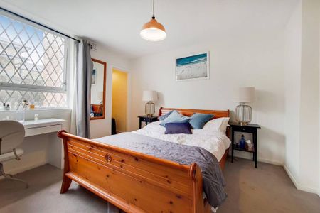 2 bedroom maisonette to rent - Photo 4