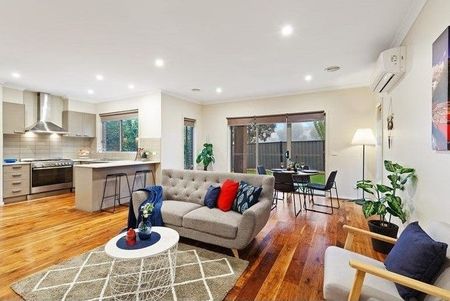 Modern 3-Bedroom Home in Highlands Estate - Photo 3