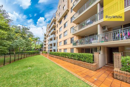 PRIME LOCATION / UPDATED TWO BEDROOM APARTMENT IN CONVENIENT RIVERBANK LIVING - Photo 5