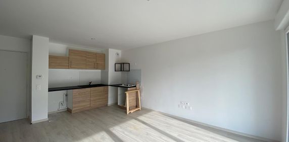 location Appartement T2 DE 41.46m² À AMIENS - Photo 2