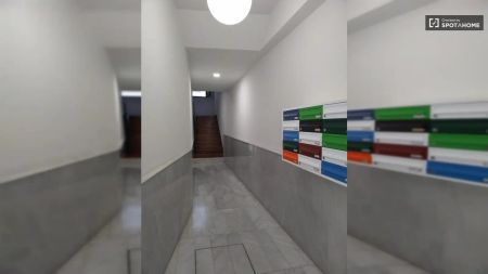 Studio for rent in Embajadores, perfect for professionals and couples. - Photo 3