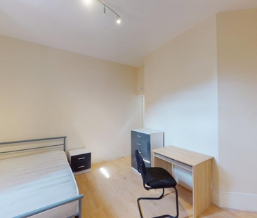 6 bedroom flat to rent - Photo 5
