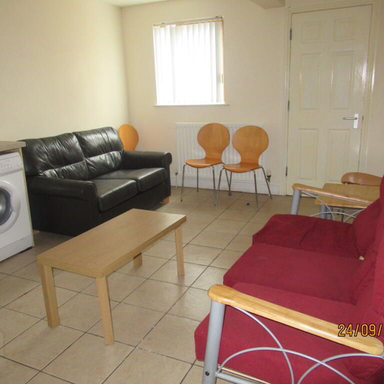 Unit 4, 71 Fitzroy Avenue, Belfast, BT7 1HT - Photo 1