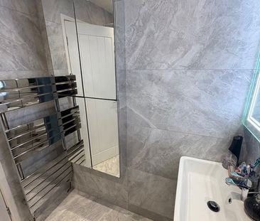 Room in a Shared House, Gurney Street, M4 - Photo 3