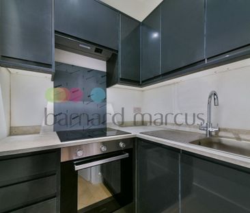 High Street - Photo 3